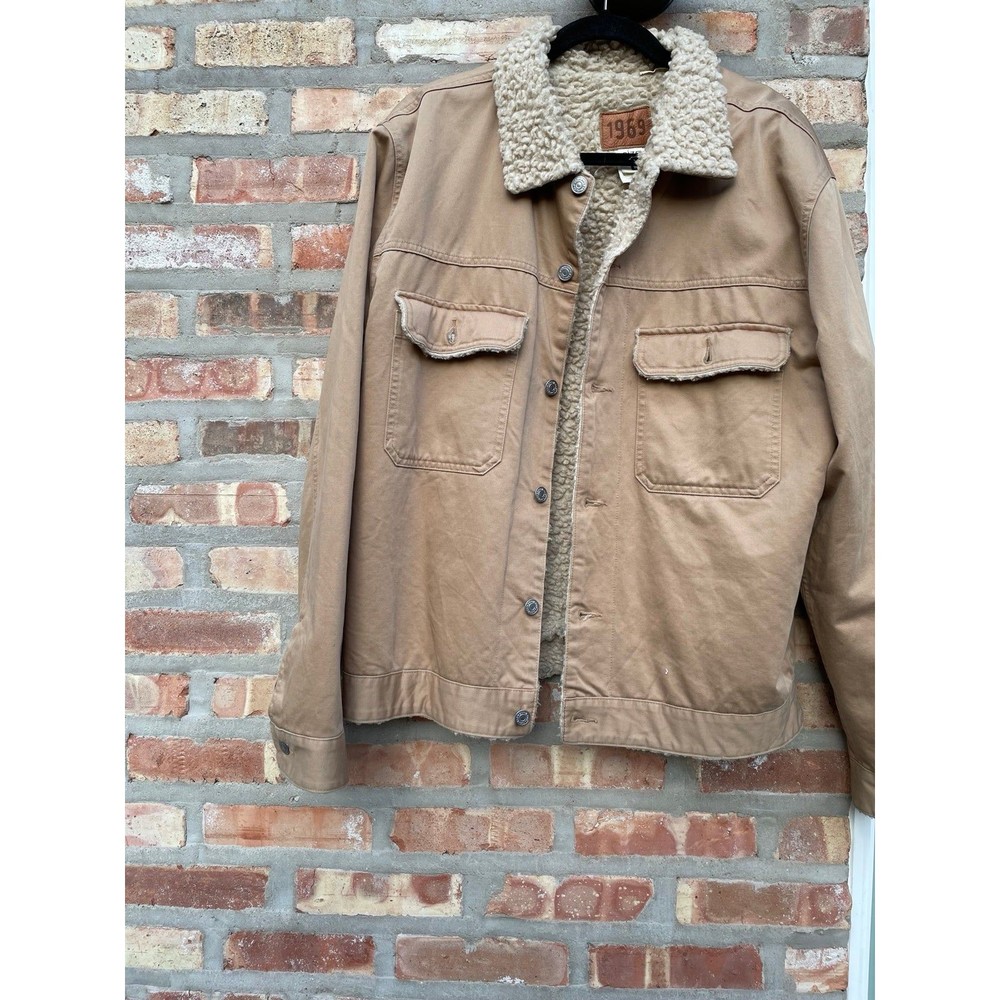 Gap 1969 Beige Sherpa jacket men’s size L